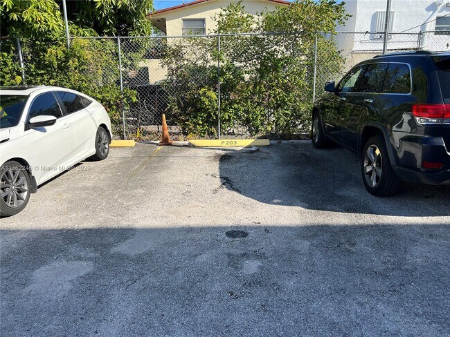 Foto del edificio - 1039 SW 5th St