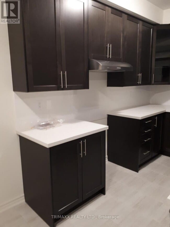 Building Photo - 2080 Coppermine St