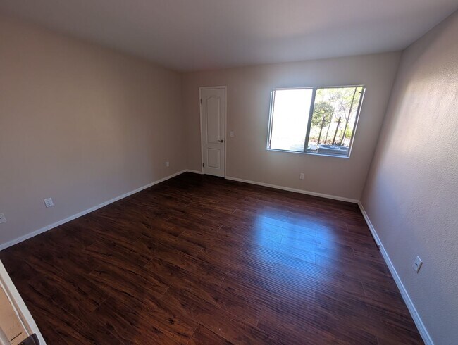Foto del edificio - Upgraded UTC Condo in Quiet, Serene Setting