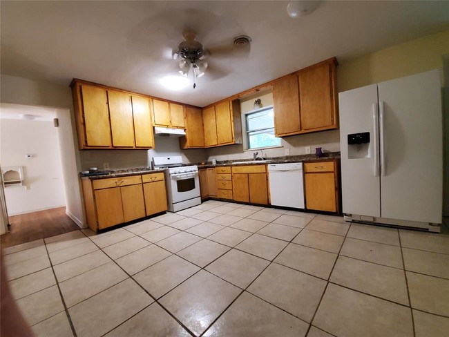Building Photo - 1503 Linden Dr