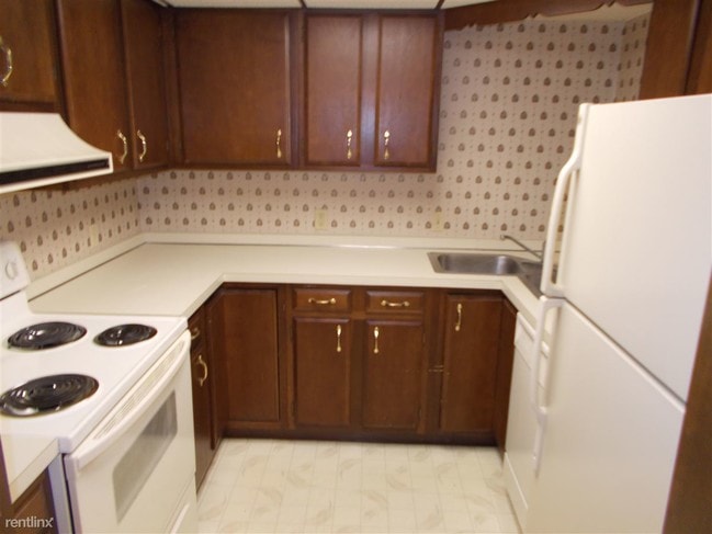 Building Photo - 1630 Camellia Dr