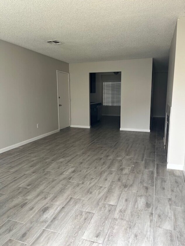 9401 Thistlewood Ct Unit 9401C, Bakersfield, CA 93312 Room for Rent