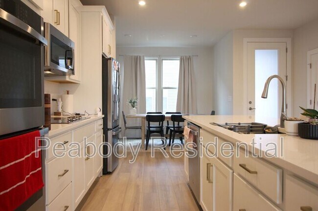 Building Photo - 2107 Acadia Rd