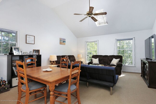 Foto del edificio - 2501 Bedford Corners Ln