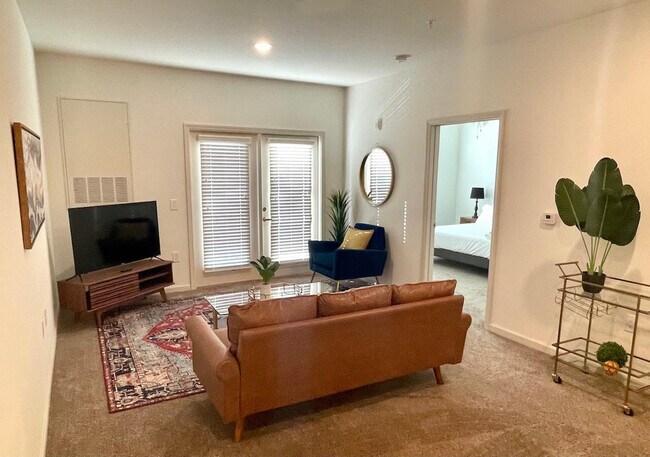 Foto del edificio - 8251 Windsor Hill Blvd