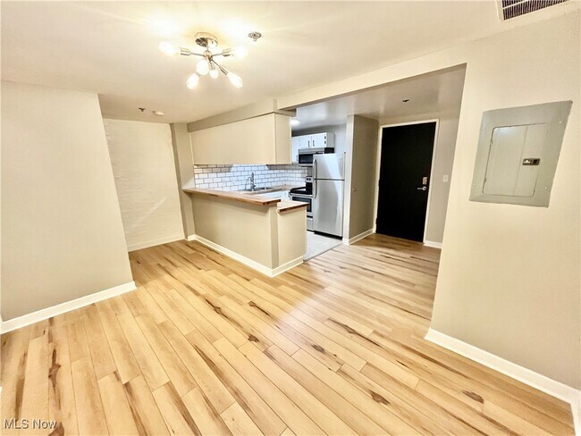 Foto del edificio - 1133 W 9th St
