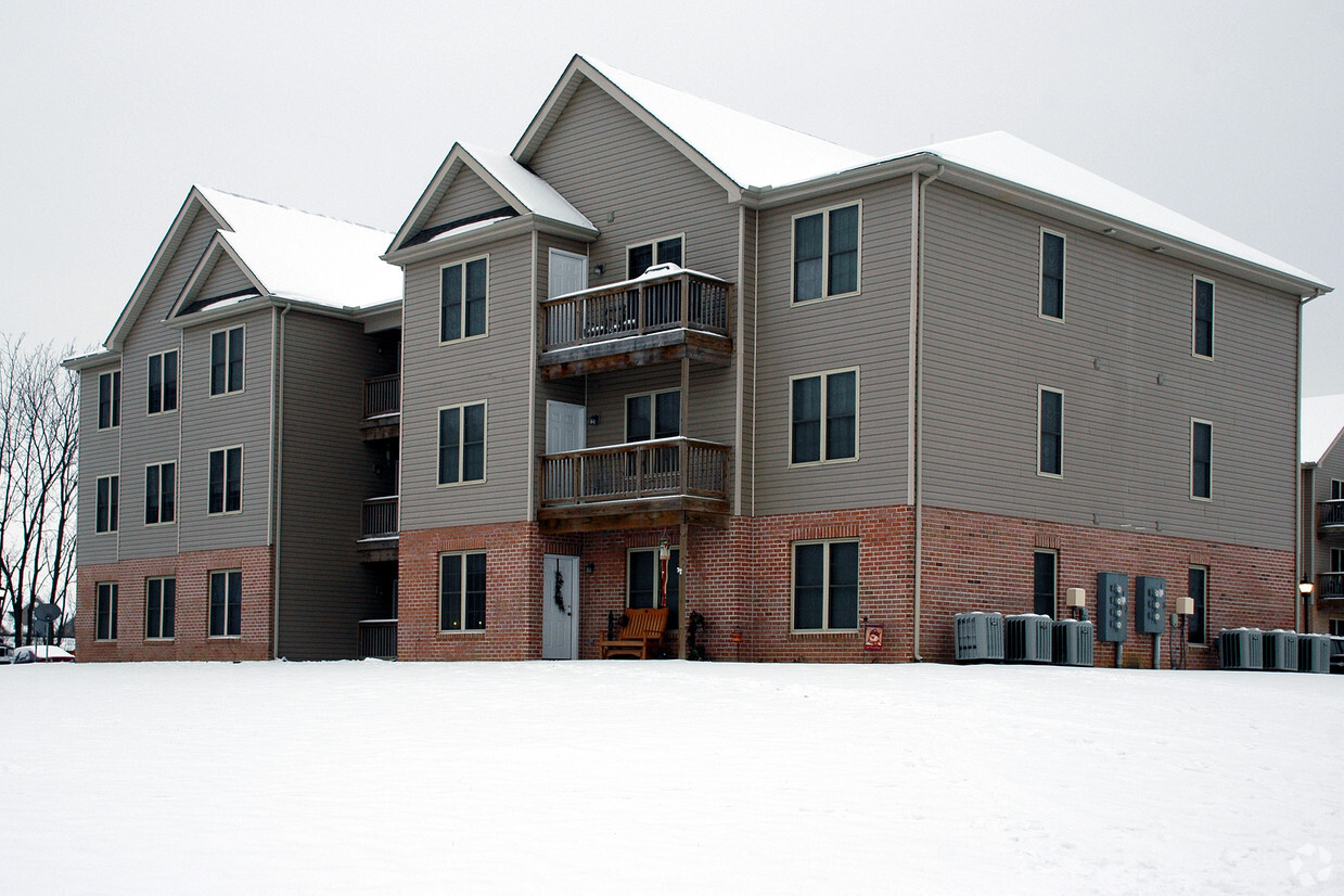 Building Photo - Bassett Dr Apartments