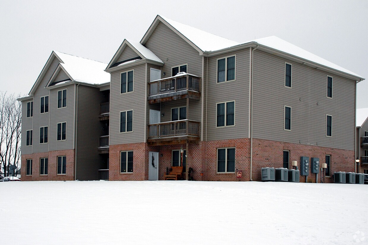 Foto del edificio - Bassett Dr Apartments