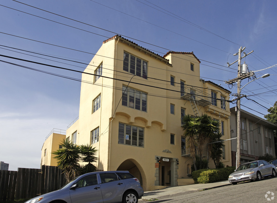 Primary Photo - 441 Merritt Ave