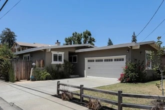 Building Photo - 1405 Lenolt St