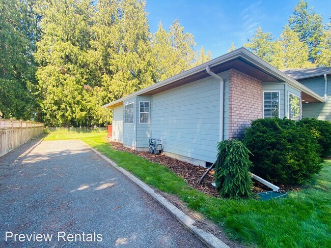 Building Photo - 3 br, 2 bath House - 2222 Cedar Lane