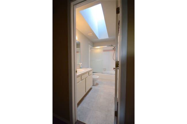 Building Photo - Beautiful Just Renovated 3 bedroom Single Level Home with Wonderful Fenced Backyard- Pet Friendly