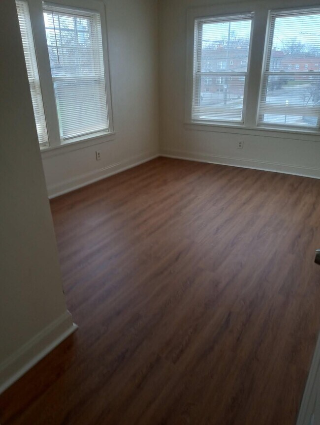 Foto del edificio - 317 E 156th St