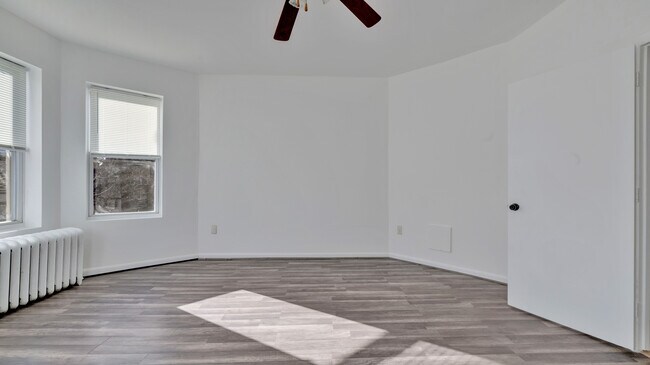 Foto del edificio - 1528 E St SE