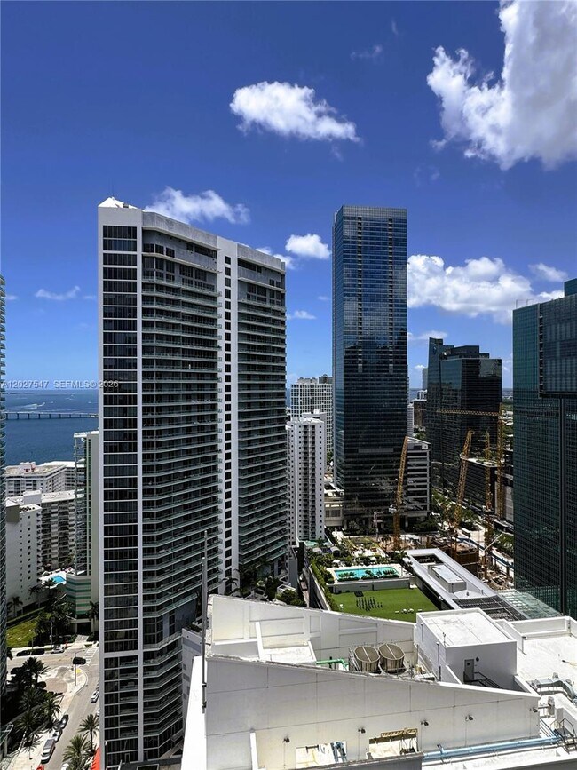 Building Photo - 1200 Brickell Bay Dr