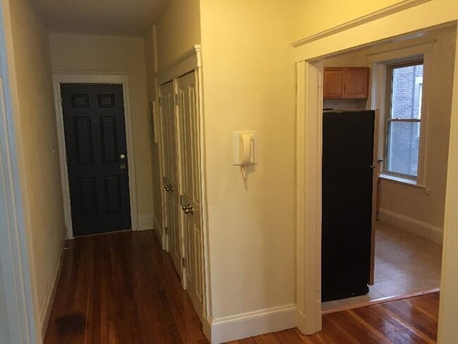Building Photo - 1 bedroom in Cambridge MA 02138