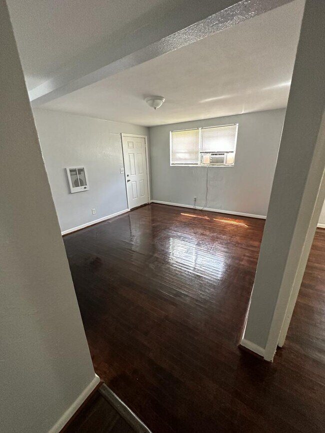 Foto del edificio - 2031 W 9th St