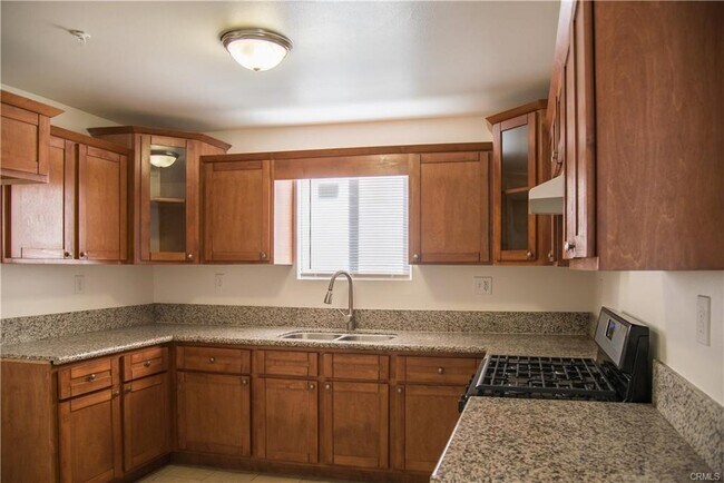 Foto del edificio - 331 E 104th St