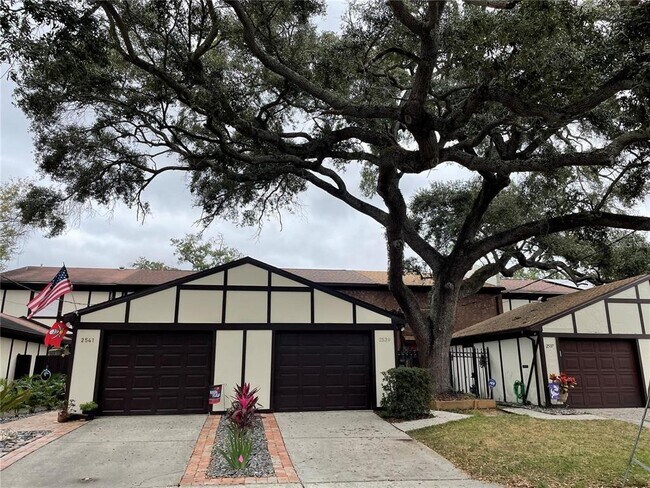 Foto del edificio - 2539 W Maryland Ave