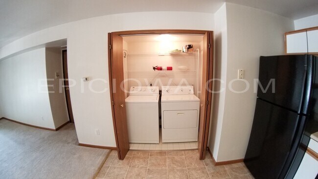 Building Photo - 6430 Creekside Dr NE