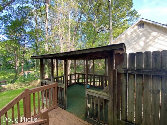 Building Photo - 3 br, 2.5 bath House - 5822 Olivet Drive