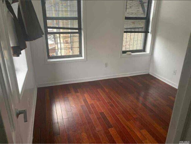 Foto del edificio - 577 New Lots Ave
