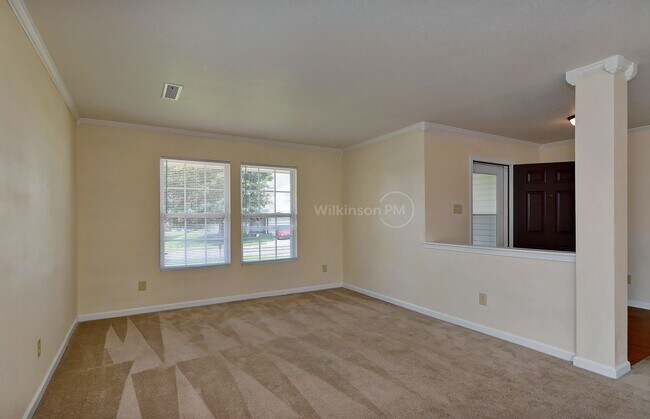 Building Photo - Crowder Mountain Big Beautiful 4Bed/3Bath ...