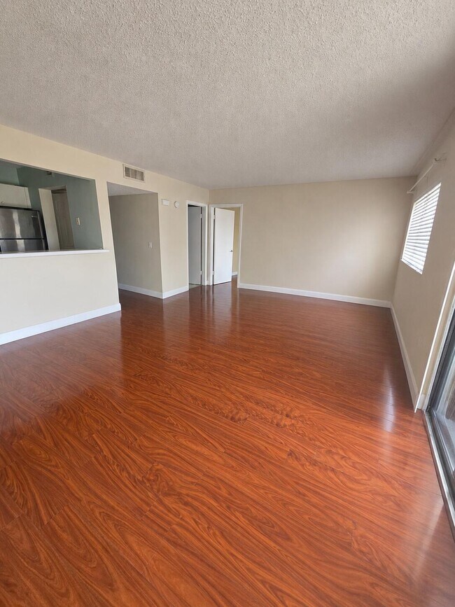 Foto del edificio - 701 NW 19th St