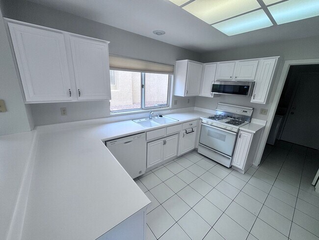 Foto del edificio - SUN CITY SUMMERLIN 1-STORY ON GOLF COURSE ...