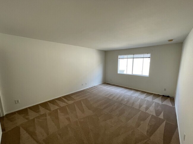 Master Bedroom - 1538 Stoner Ave