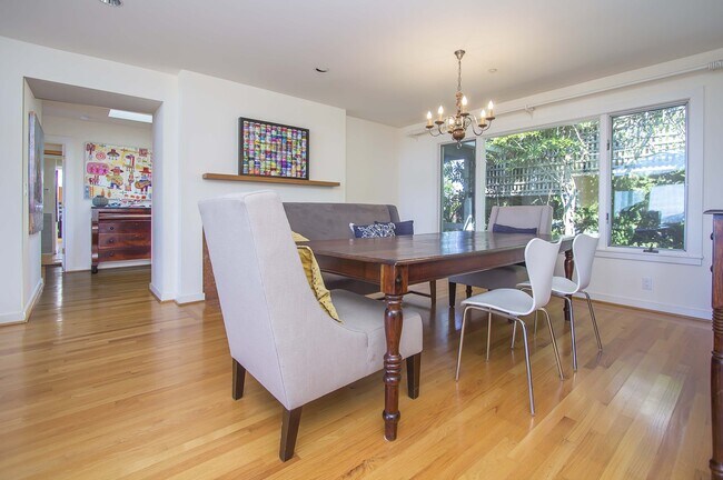 Foto del edificio - New: Stunning Bay and Bridge Views 3Bed & Office -Bushell Homes