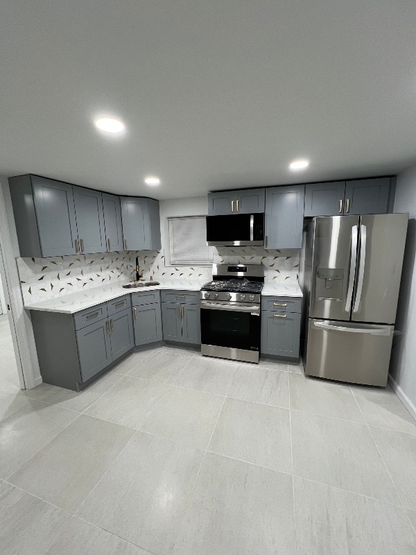 Building Photo - 826 Throgs Neck Expy