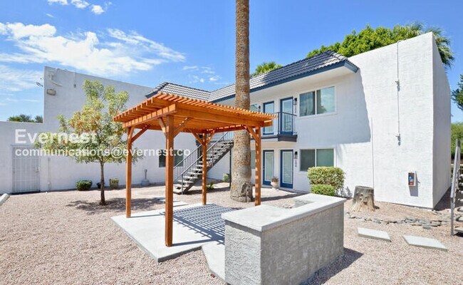 Foto del edificio - 2539 N 48th St