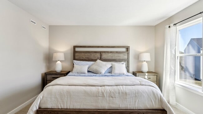 Building Photo - 695 Olivia St