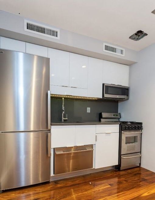 Foto principal - 432 E 13th St