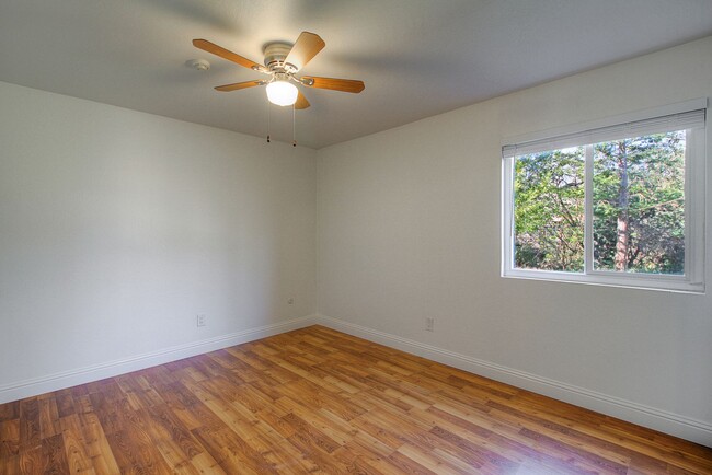 Building Photo - 1x1 in Rincon Valley - Spacious and Bright!