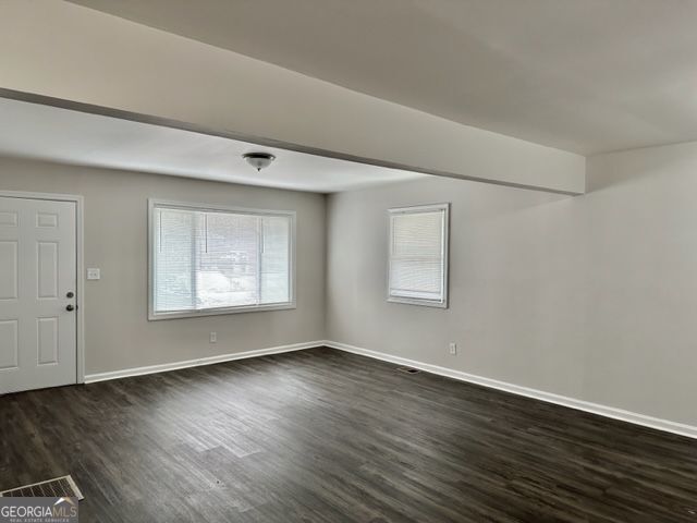Foto del edificio - 3491 Fairburn Pl NW