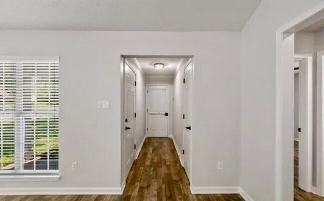 Foto del edificio - 5428 Bradley Dr