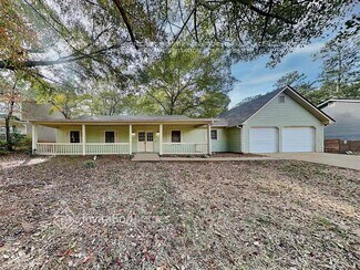 Building Photo - 2634 Laurel Woods Ln SE