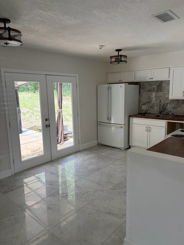 Photo - 1484 Van Delia Rd House