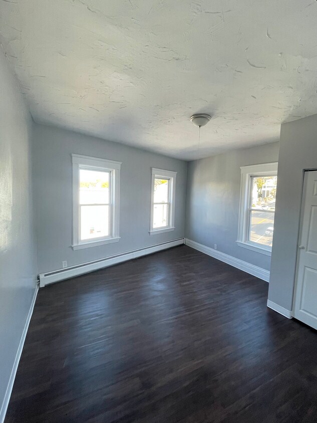 Foto principal - 158 Belmont St