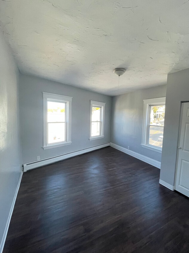 Primary Photo - 158 Belmont St