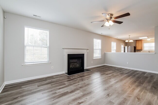 Foto del edificio - 4009 Laurel Glen Dr