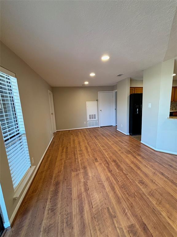 Building Photo - 12755 Mill Ridge Dr