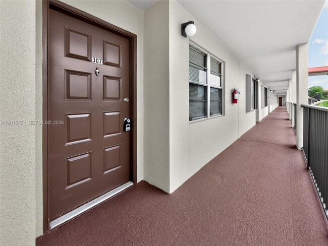 Building Photo - 13055 SW 15th Ct