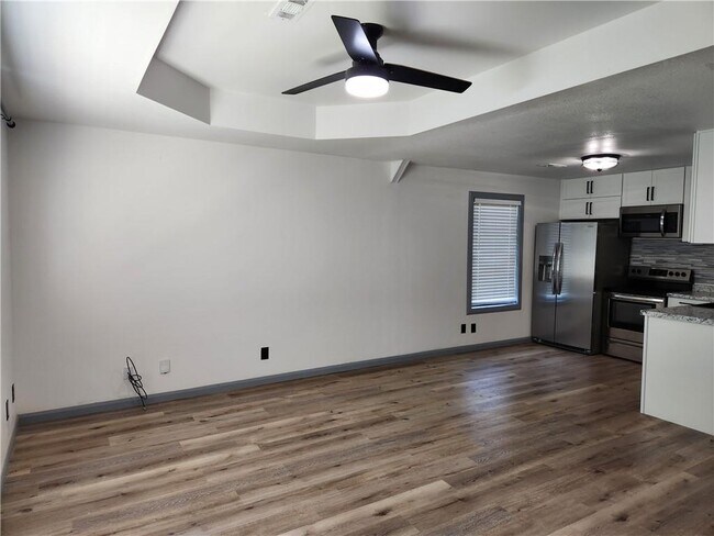 Building Photo - 9 Holly Dr