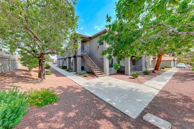 Building Photo - 1575 W Warm Springs Rd