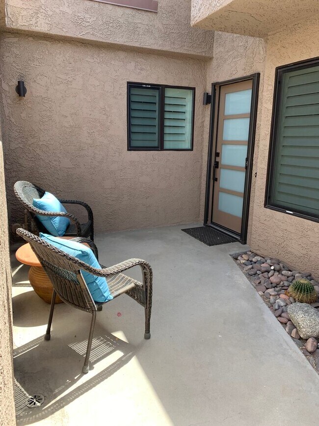 Building Photo - 48985 Wildwood Ln