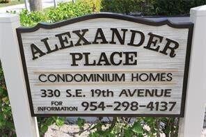 Building Photo - 330 SE 19th Ave