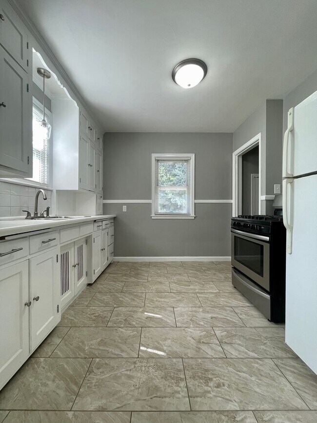 Foto del edificio - Stunning 3 Bedroom 2 Bathroom Home in Minneapolis!